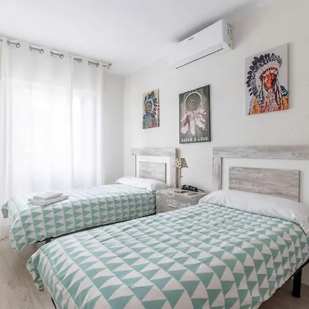 Coqueto Y Luminoso En La Playa De La Arena La Arena (Basque Country)