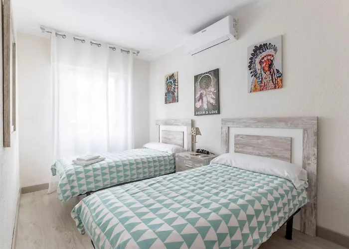 Coqueto Y Luminoso En La Playa De La Arena La Arena (Basque Country)