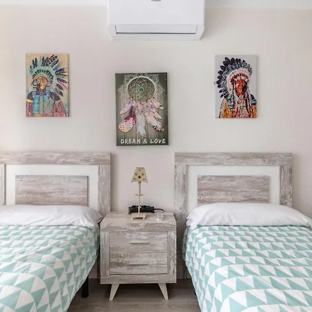 Coqueto Y Luminoso En La Playa De La Arena *